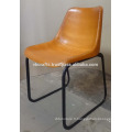 Chaise en cuir industrielle